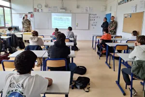 Le 27ème BCA est venu présenter aux élèves du collège d'Alby, tous les métiers possibles dans l'armée.
