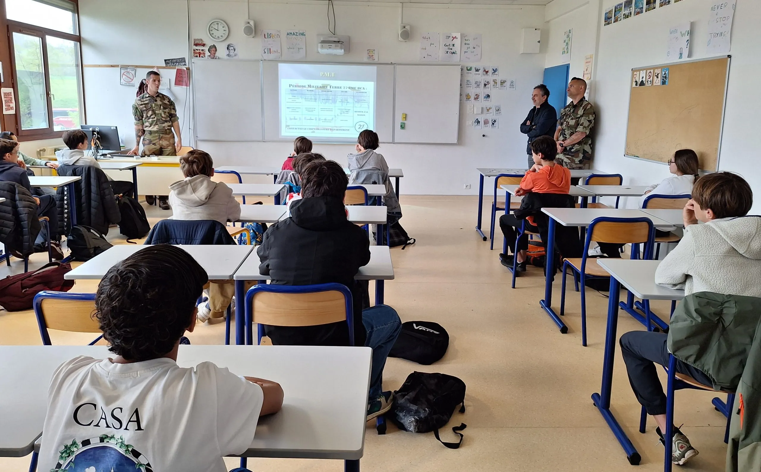 Le 27ème BCA est venu présenter aux élèves du collège d'Alby, tous les métiers possibles dans l'armée.