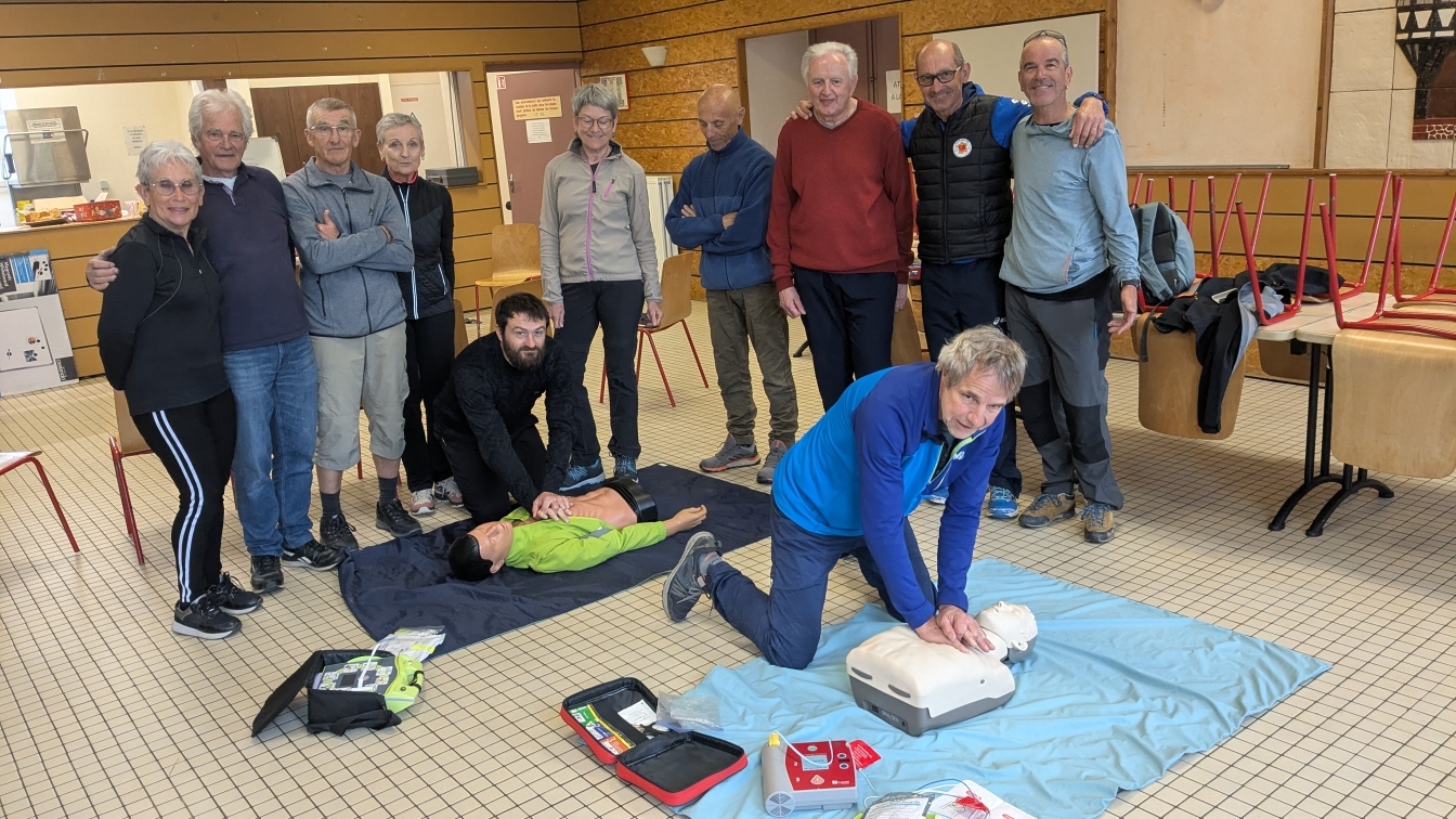 Rumilly : ils s'entraînent à sauver des vies au Cyclo-club rumillien