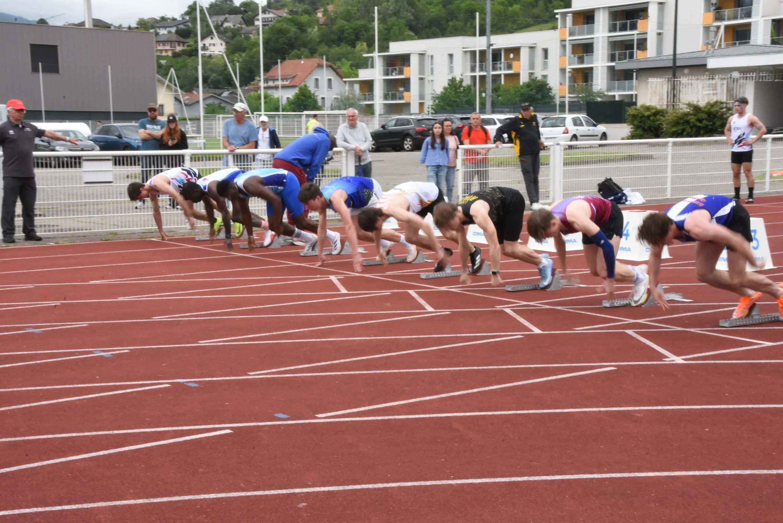 100m. Départ du 100m hommes.