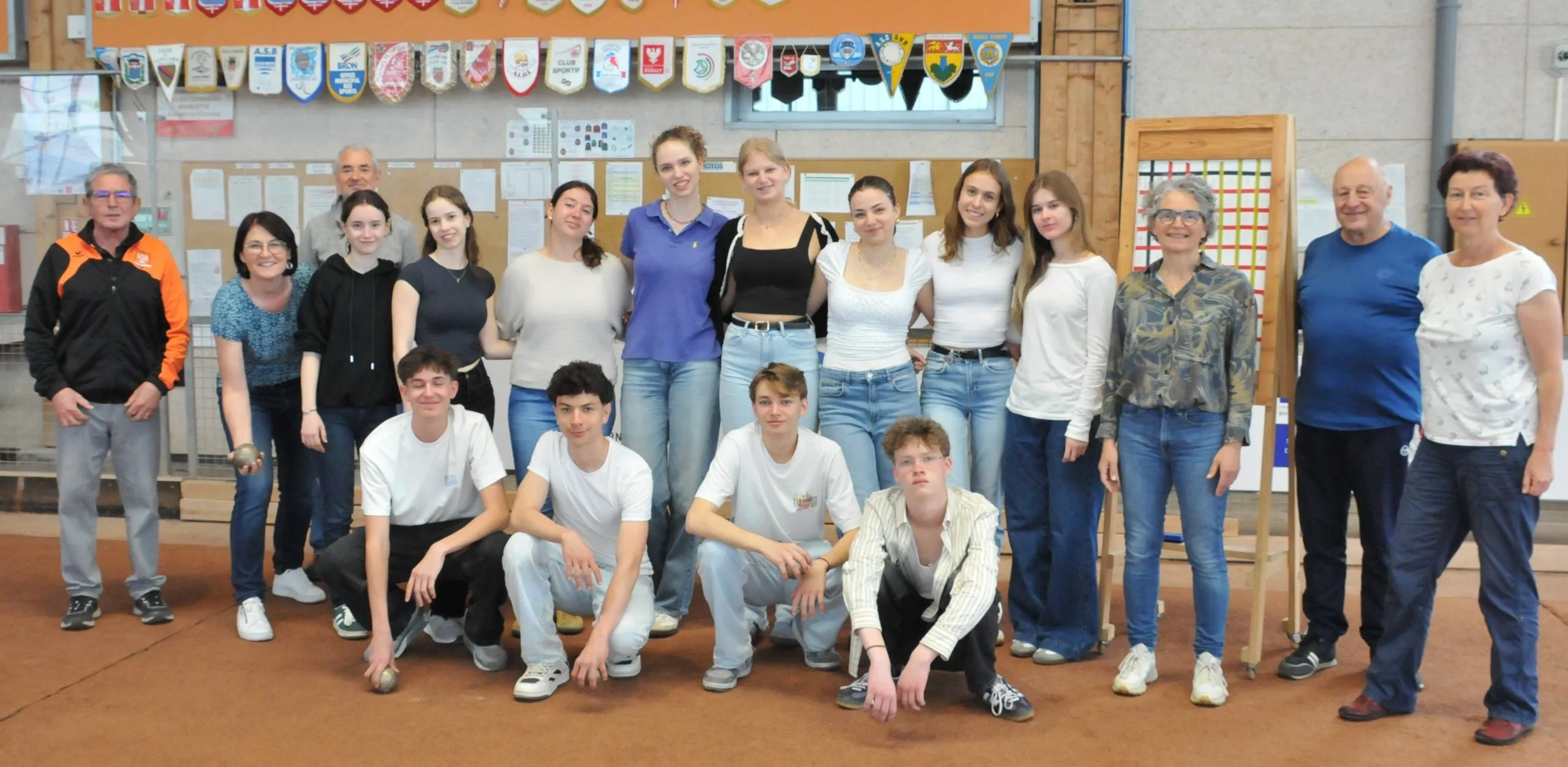 L'ASBR a accueilli 12 élèves venus d'Autriche pour une découverte du Sport Boule