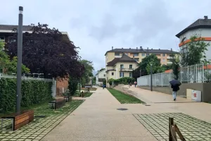 La rue des écoles va changer de nom.