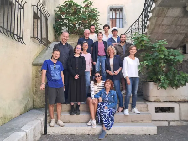Les saisonniers de la piscine de Rumilly ont pu échanger le mercredi 14 mai avant le plongeon dans le grand bain le lendemain.