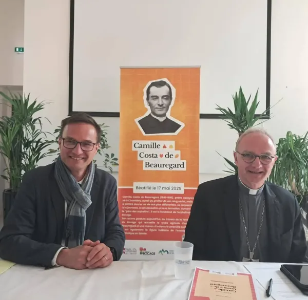  Xavier de Roissart, directeur de la fondation du Bocage, et l'archevêque de Chambéry Mgr Thibault Verny, ont dévoilé le programme des évènements prévus durant 3 jours.