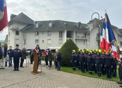 Lors de la lecture des discours.