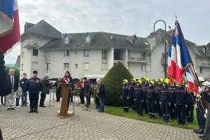 Lors de la lecture des discours.
