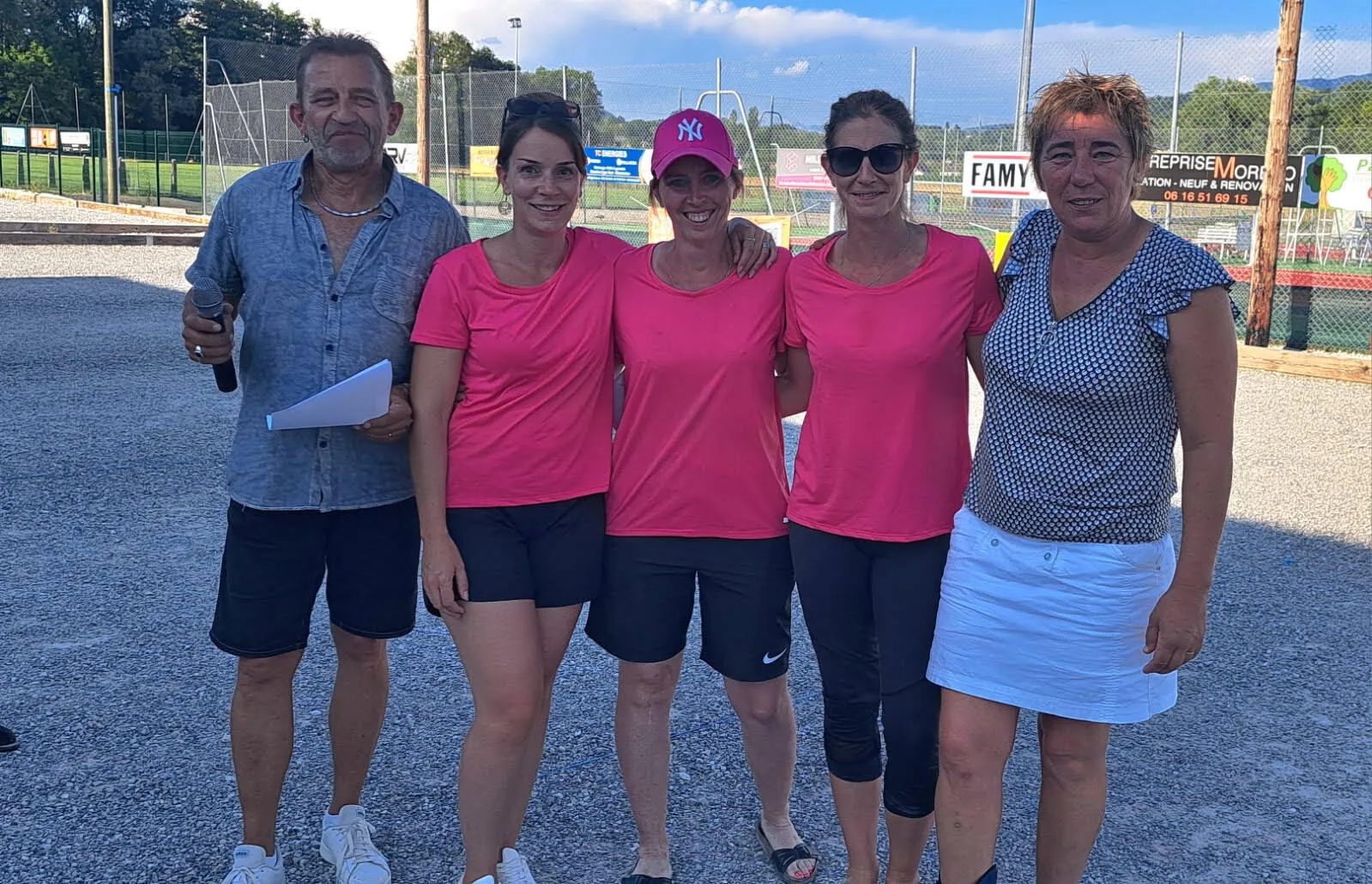 Jean-Michel Loyon, l'équipe 1ère et Laëtitia Pottier présidente.