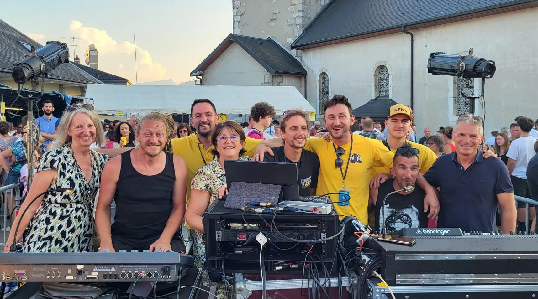 Les membres de l'association Saint Félix Notre Village, organisateurs avec le maire et ses adjoints ainsi que Les amis Baujus sur lesquels ils peuvent compter chaque année.