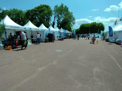 Un village sportif s'est tenu pendant les deux jours de l'événement, où les associations et les clubs locaux ont pu renseigner les habitants sur les pratiques sportives et nautiques du territoire.