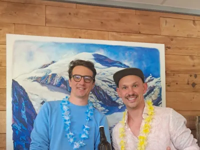 L'artiste plasticien Matt.B et Antoine Caquot lors de la soirée de lancement