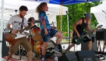 Le groupe Dirty Monster Attack.