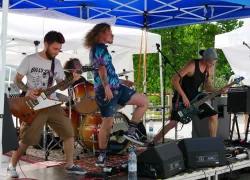 Le groupe Dirty Monster Attack.