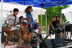 Le groupe Dirty Monster Attack.