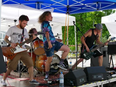 Le groupe Dirty Monster Attack.