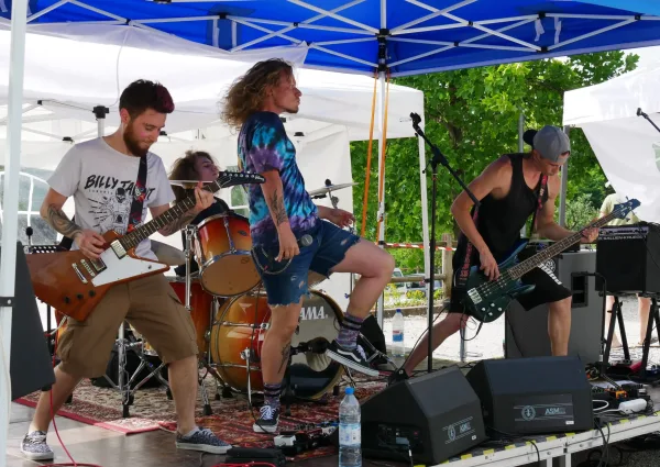 Le groupe Dirty Monster Attack.