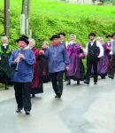 Le traditionnel défilé des groupes folkloriques.