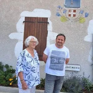 Mme Noëlle Delorme, ancien maire d'Allèves a cédé recemment sa place à Mr Max Dagand.