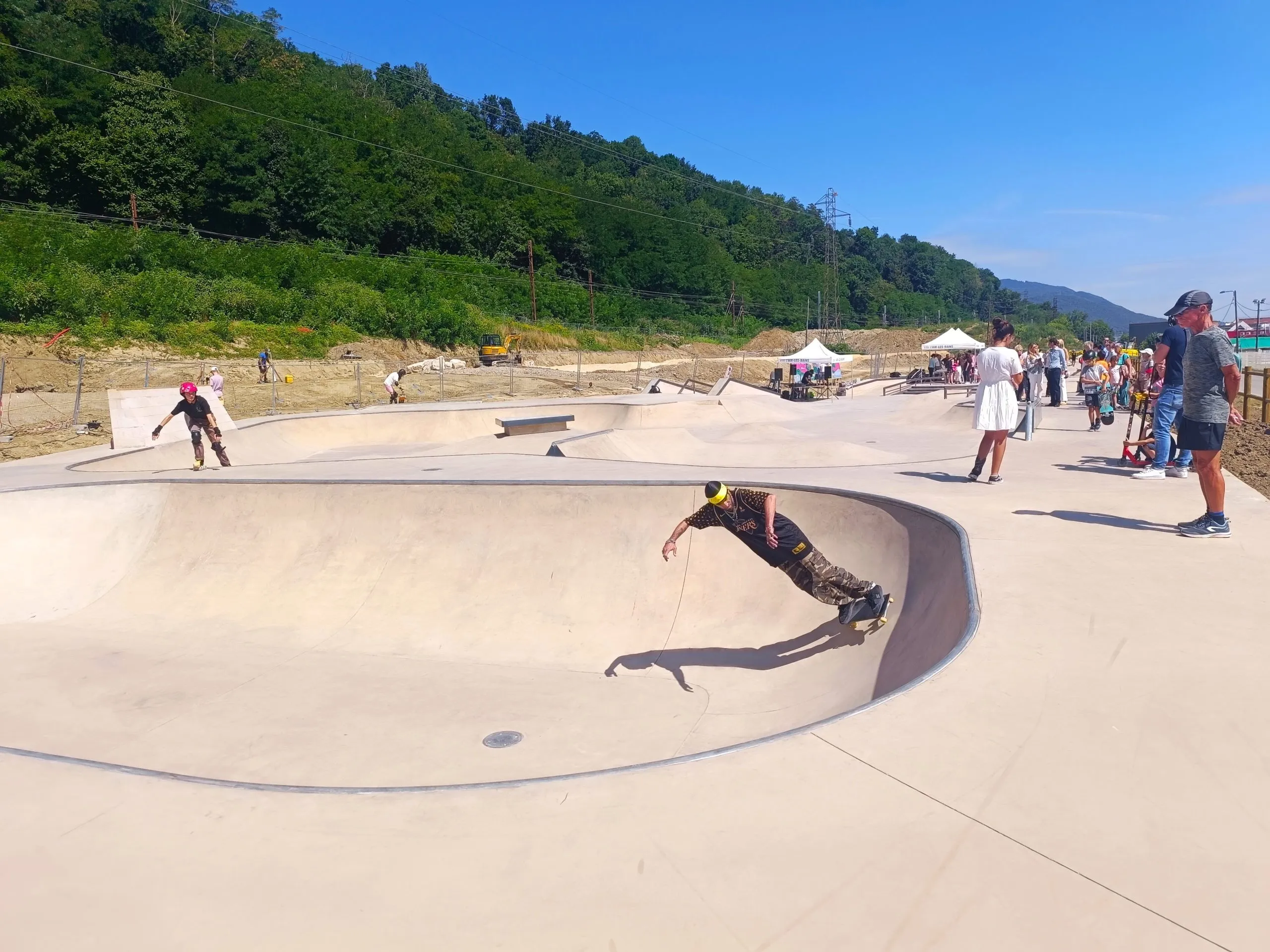 Débutant ou rider confirmé, venez glisser sur le plus grand skatepark de Savoie