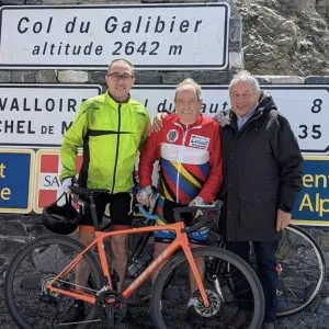 Robert Poggio après son ascension du Galibier en juin dernier. Malgré son grave accident et ses nombreuses fractures, il a réussi à reprendre le sport et le vélo.