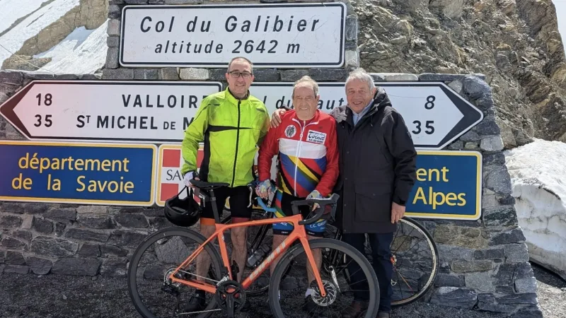 Robert Poggio après son ascension du Galibier en juin dernier. Malgré son grave accident et ses nombreuses fractures, il a réussi à reprendre le sport et le vélo.