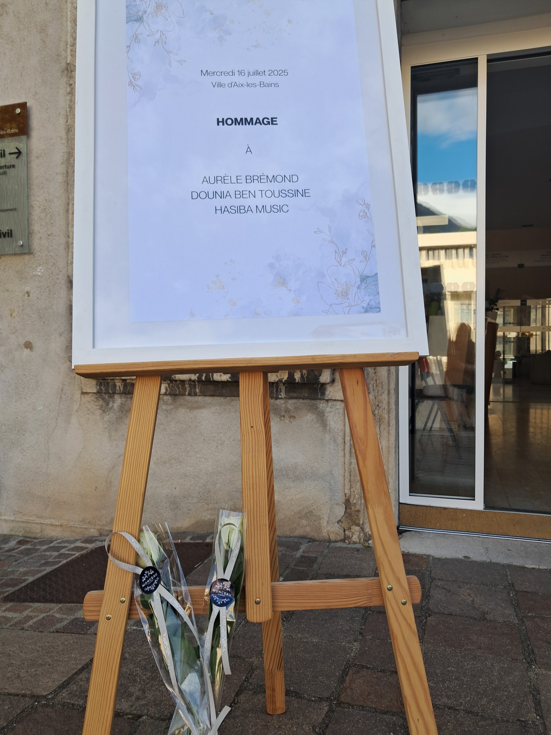 hommage victimes crash - Photo : Claire Castelar