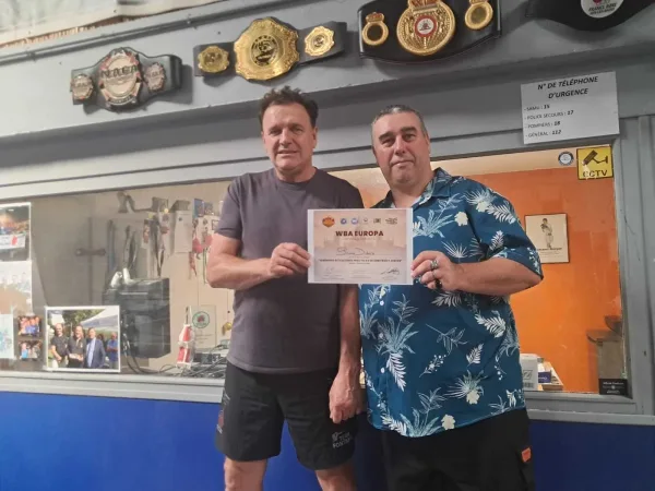 Bruno Dubois (à droite) et Philippe Fontanel dans la salle de boxe du club.