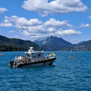 Le nouveau bateau de gendarmerie sur le lac d'Annecy.