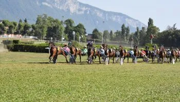 Aix-les-Bains : Chevaux et dromadaires pour la der de la saison