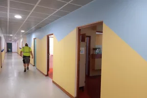 Travauxde peintures et entretien de l'école.