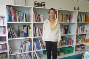 Cécile Moggi dans sa classe.