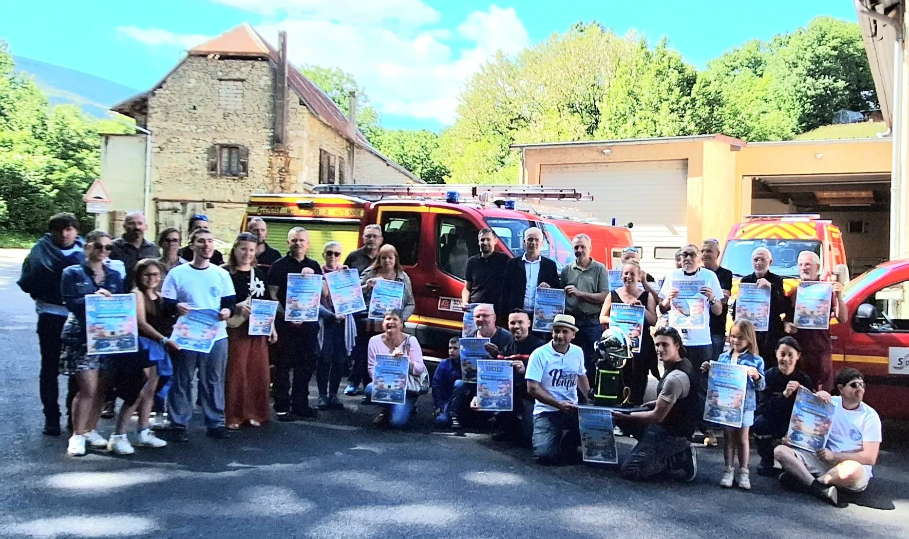 Des pompiers du territoire s'engagent pour la cause Septembre en Or Le Chéran Usses et Rhône, pour récolter des fonds au profit de la recherche concernant les cancers pédiatriques.