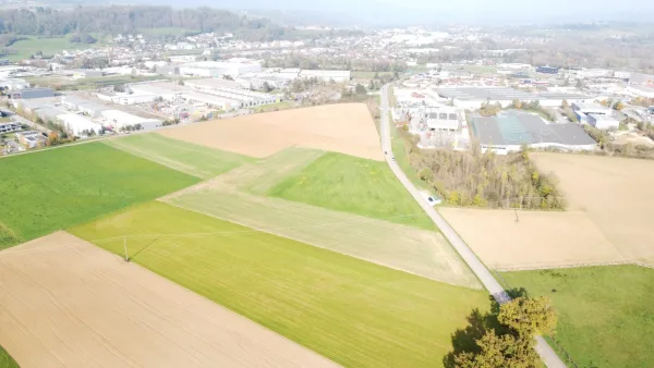 La plaine de Balvay est censé accueillir un parc d'activité sur 4 hectares, créant 90 emplois et bénéficiant à auteur de plus de 13 millions d'euros de contrats aux entreprises de construction du territoire.