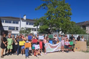 Les parents en les enfants se sont mobilisés ce mercredi 3 septembre devant l'école René Darmet.