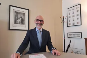Olivier Nicolas, le directeur de l'hôpital prépare l'arrivée de la mammographie au centre hospitalier de Rumilly.