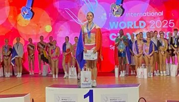 Aurélie Joly sur la plus haute marche.