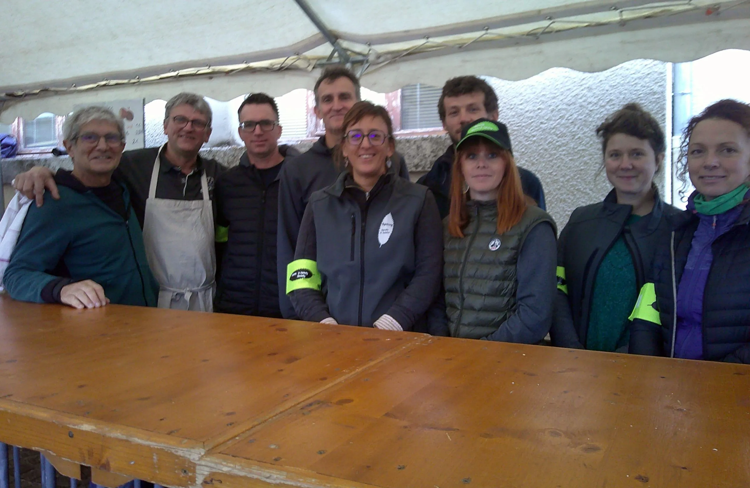 La buvette tenue par de nombreux bénévoles.