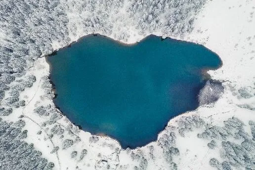 Lac Bénit vu du ciel Mont-Saxonnex.