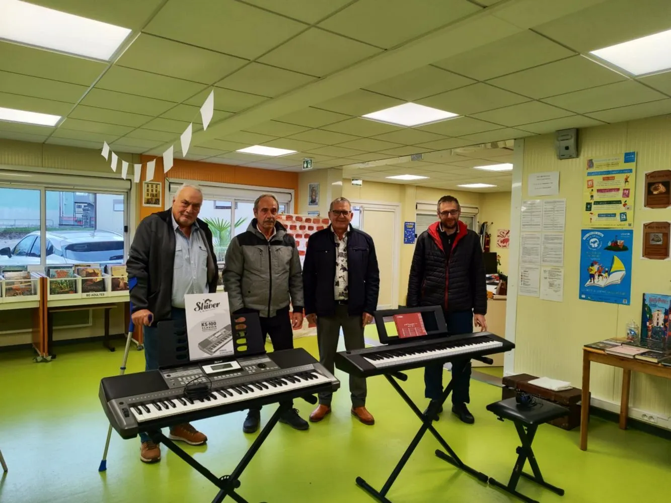 Seyssel : Deux pianos offerts à la Médiathèque Victor Hugo