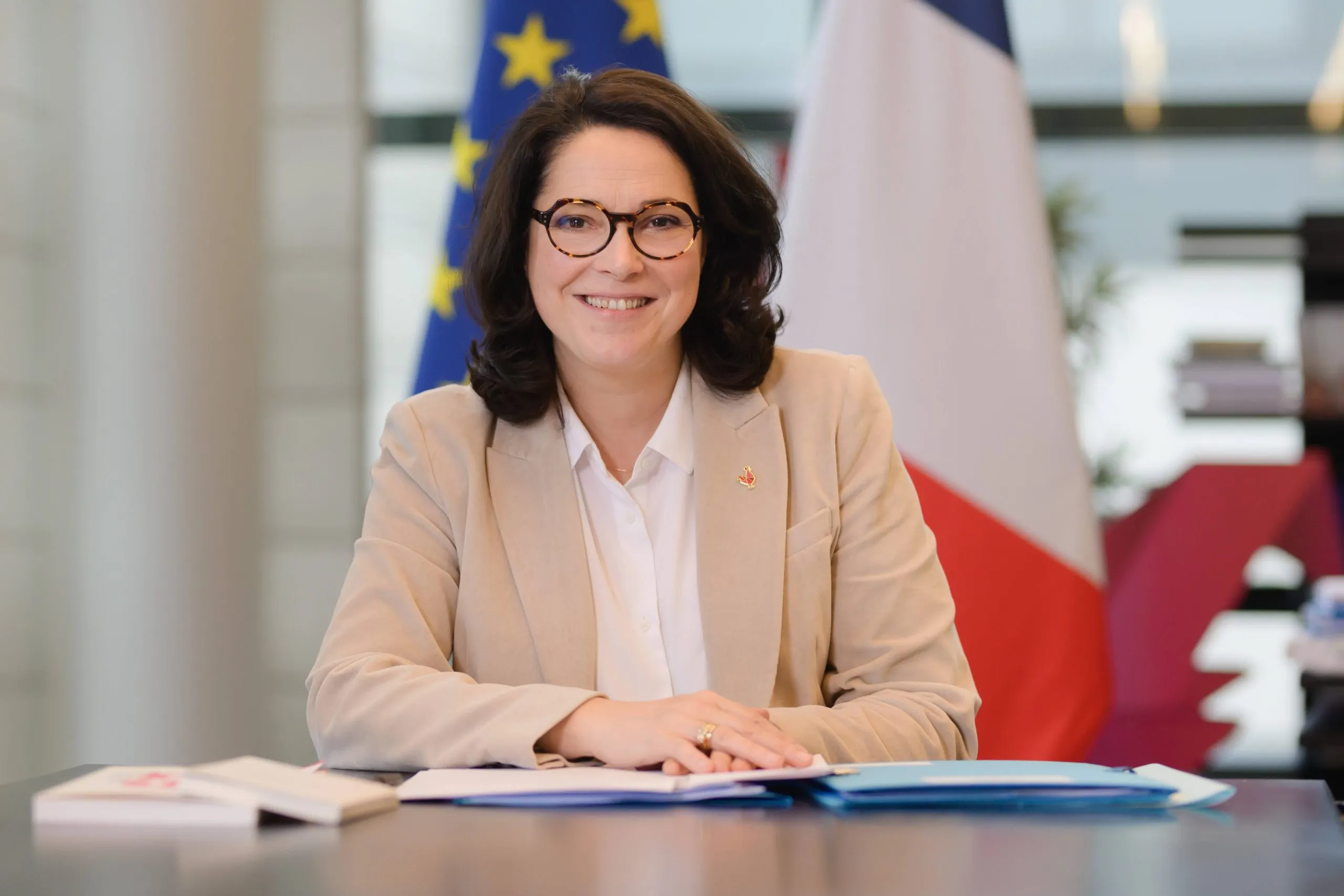 Cette photo devait être la photo officielle. Marina Ferrari avait été nommée à la tête du ministère des Sports, de la Jeunesse et de la Vie associative.