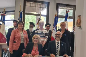 Olivier Nicolas et Marie-Christine Verdier-Jouclas ont signé la convention pour labeliser les 3 Ehpad