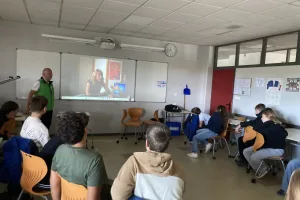 Un thème abordé en classe : le savoir-être en entreprise.