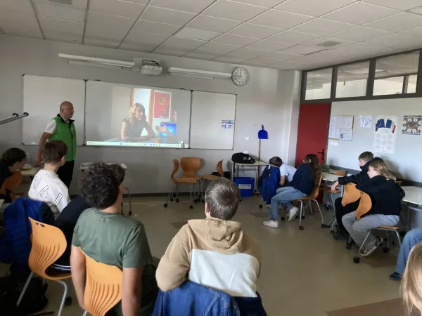 Un thème abordé en classe : le savoir-être en entreprise.