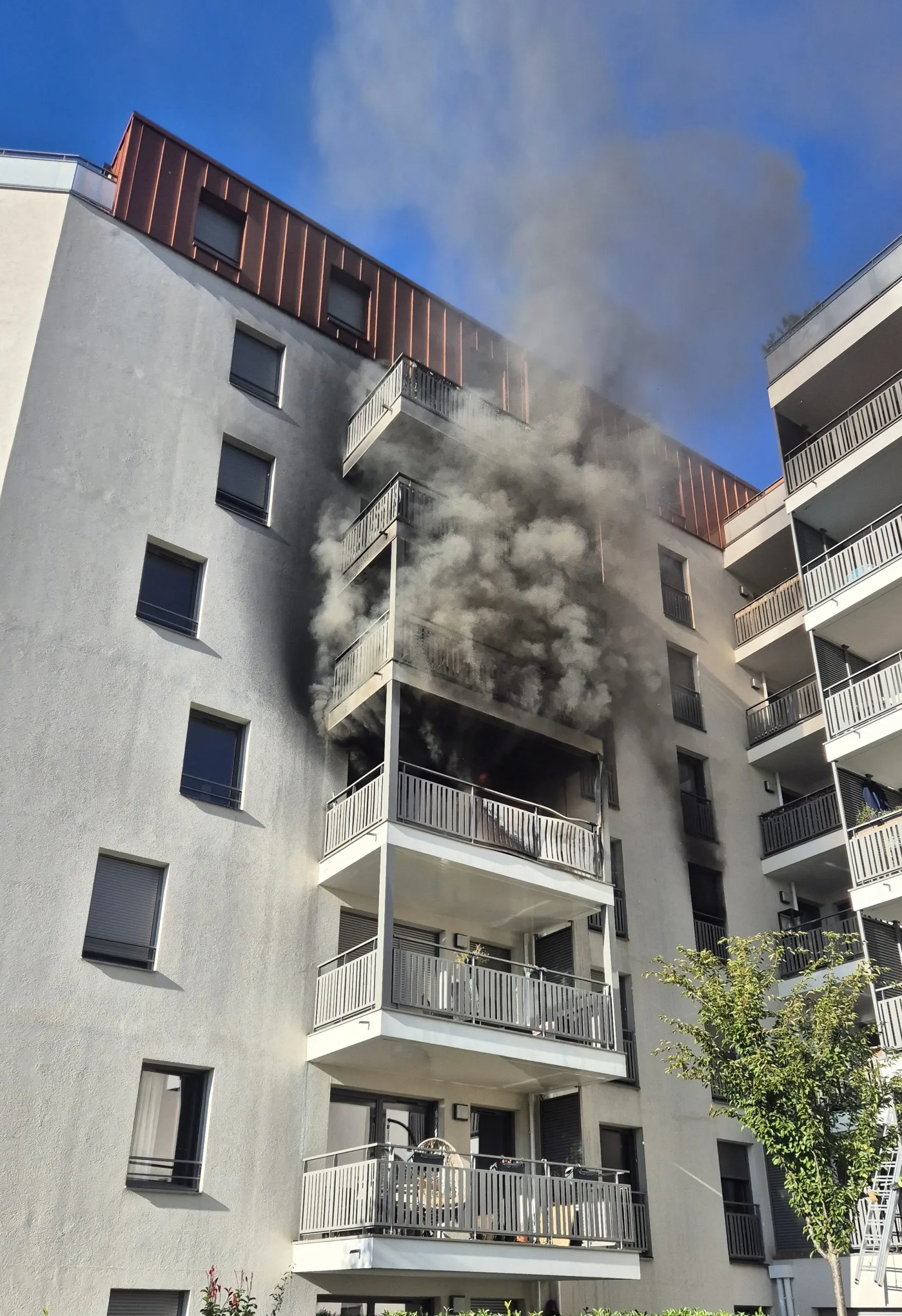 Annecy – Avenue Gambetta : un incendie détruit un appartement