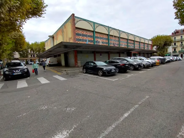 Le marché couvert d'Aix-les-Bains, situé place Georges Clémenceau.