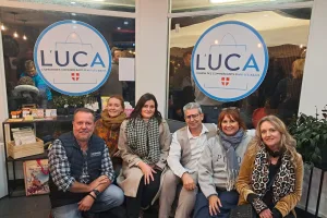 Des adhérents de L'UCA lors de la soirée d'inauguration du nouveau local le 24 septembre.