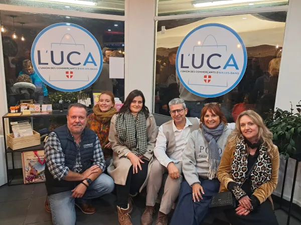 Des adhérents de L'UCA lors de la soirée d'inauguration du nouveau local le 24 septembre.