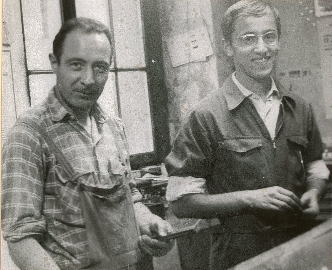 1960. Apprentissage avec M. Georges Berthot, fidèle employé et excellent formateur. - ©DR