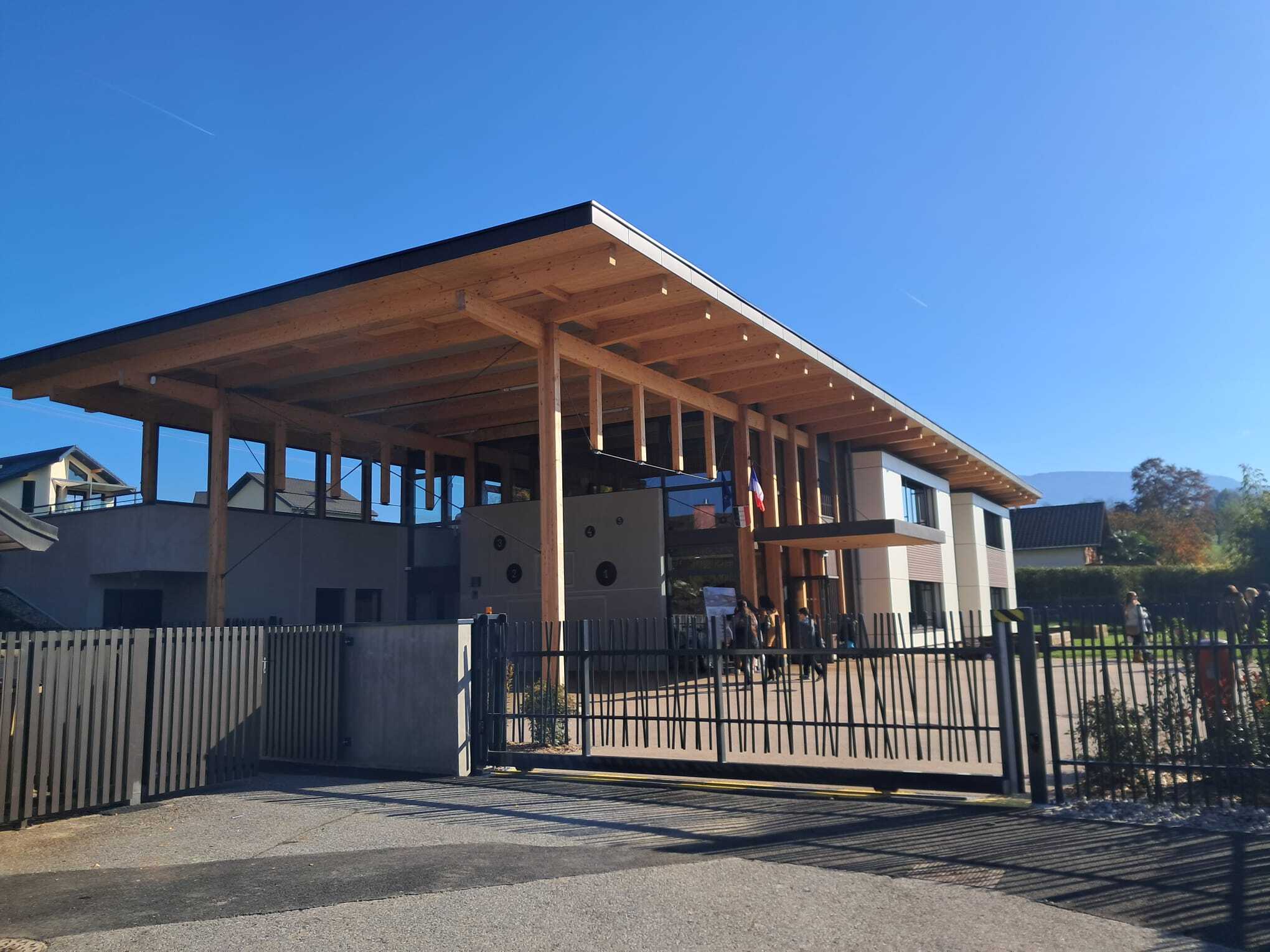 Construction. Le bâtiment a été conçu pour s'intégrer dans son environnement. - Photo : Alexis Fernandez