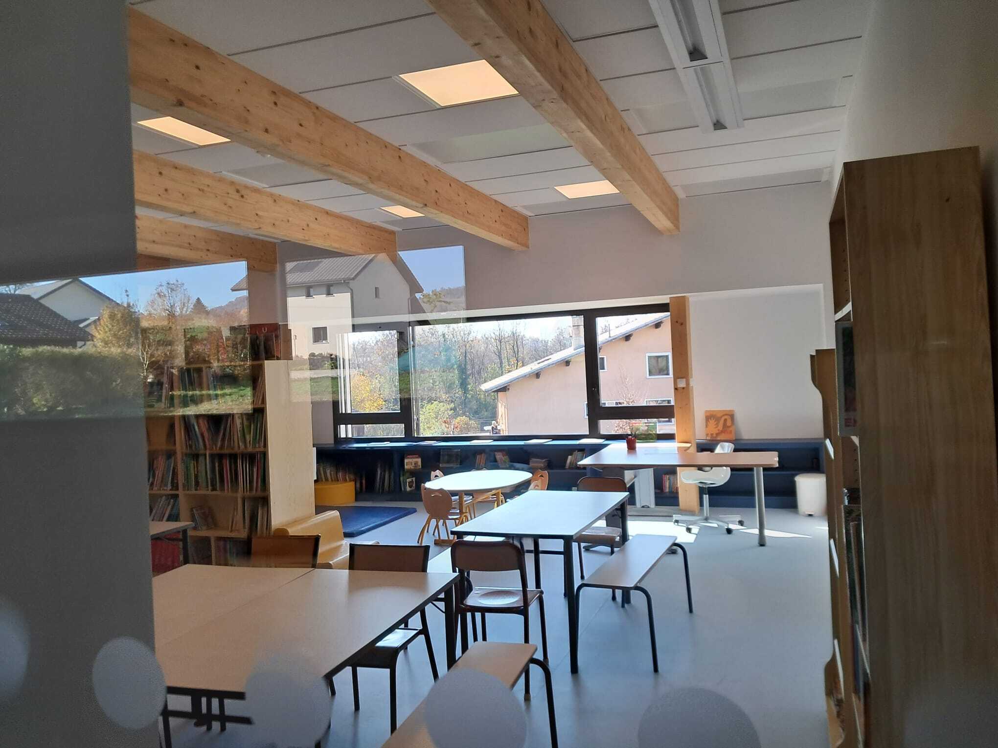 Intérieur. Au total, deux classes, une bibliothèque et une salle de réunion ont été crées. - Photo : Alexis Fernandez