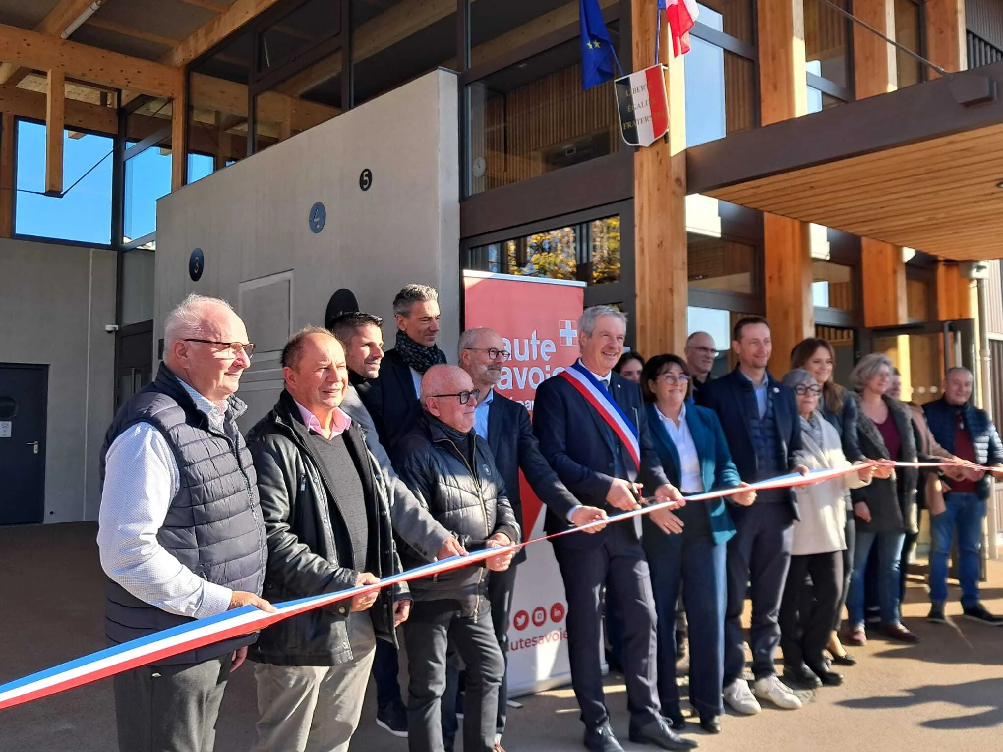 Marigny-Saint-Marcel : la nouvelle école élémentaire inaugurée 